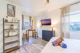 Intracoastal Waterside Studio 2 Blocks to Beach - Image 3