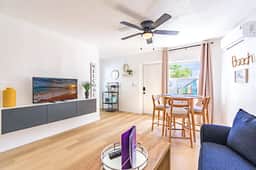 Waterfront Courtyard Condo 2 Blocks to Beach - Image 2