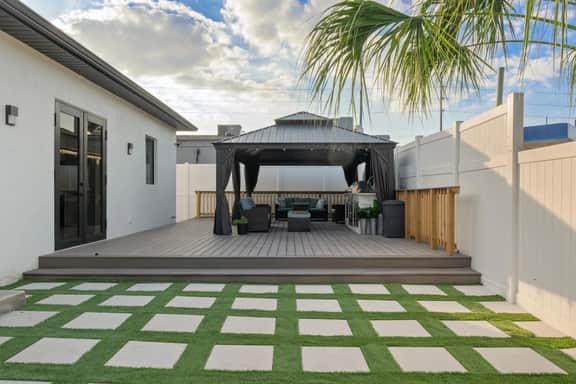 Brand New Luxury 4 Bedroom Midtown Tampa Villa - Image 4