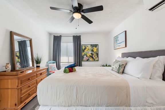 Coastal Waterside Condo 2 Blocks to Beach - Image 2