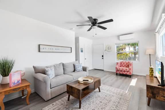 Coastal Waterside Condo 2 Blocks to Beach - Image 5