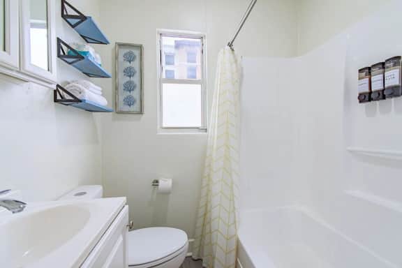 Intracoastal Waterside Studio 2 Blocks to Beach - Image 5