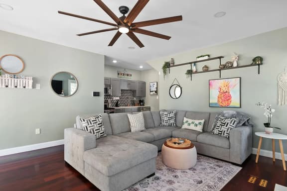 Beautiful Bayside Bungalow 5 min to Beach - Image 1