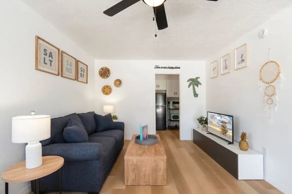 Coastal Waterfront Condo 2 blocks to Beach - Image 1