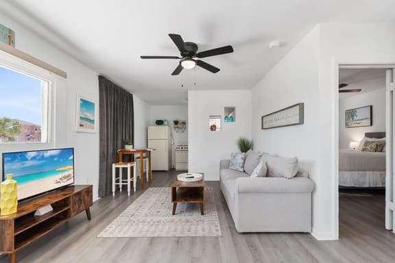 Coastal Waterside Condo 2 Blocks to Beach - Image 1