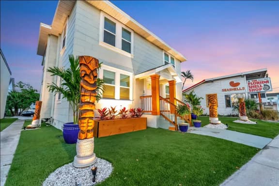 Tiki House Beachside Bliss Walk to Beach - Image 1