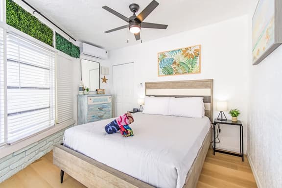 Waterfront Coastal Condo 2 Blocks to Beach - Image 1
